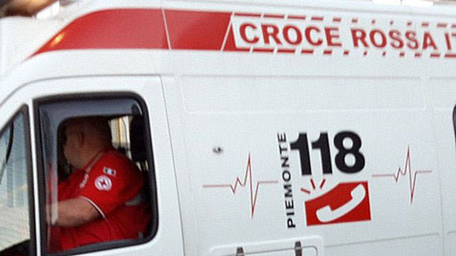 Novara, donna investita: è grave