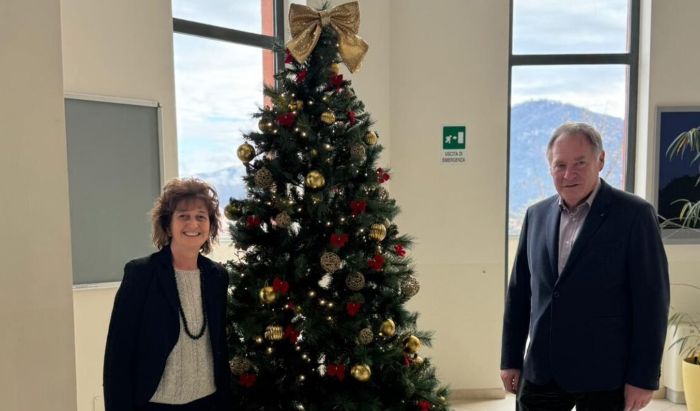 Accesi gli alberi di Natale agli ospedali di Borgosesia e Vercelli