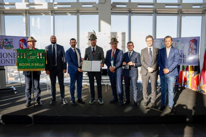 Agli alpini Biella il premio Ambasciatore per la tutela del patrimonio ambientale