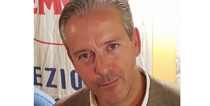Giancarlo Locarni segue  Vannacci