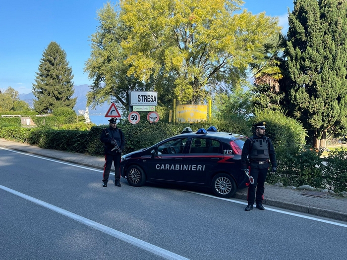 Minorenni rubano un estintore e lo sversano sulle barche del porto