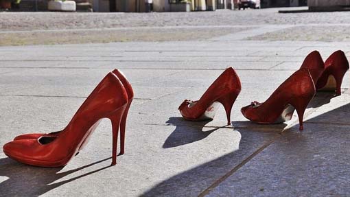 Arona, un mese di iniziative contro la violenza sulle donne 