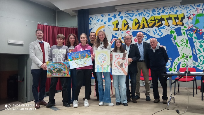 Un poster per la pace: gli studenti delle Casetti vincono il concorso dei Lions