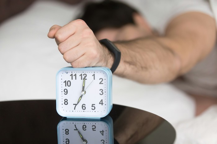 Ora solare, un'ora in più di sonno. Da marzo risparmiati 90 milioni di euro 